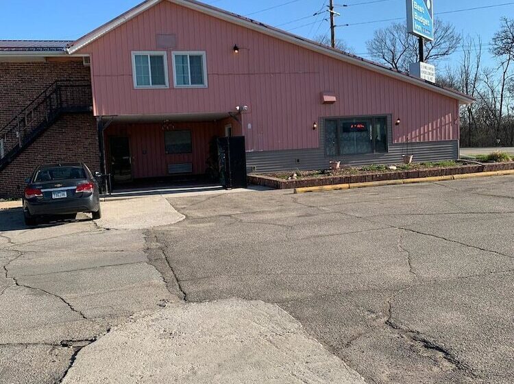 בית מלון כפרי Best Budget Inn