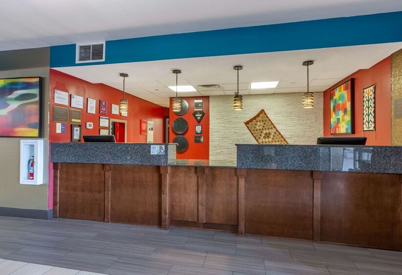 فندق Best Western Plus Gallup Inn & Suites