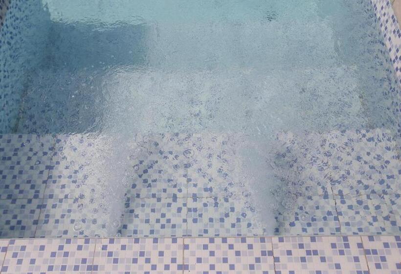 هتل Bicentenario Suites & Spa