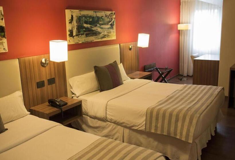 هتل Bicentenario Suites & Spa