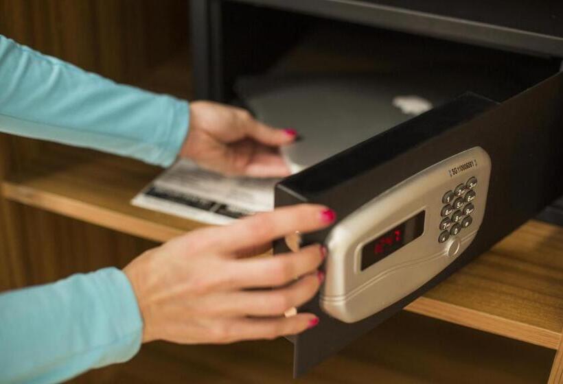 酒店 Bicentenario Suites & Spa