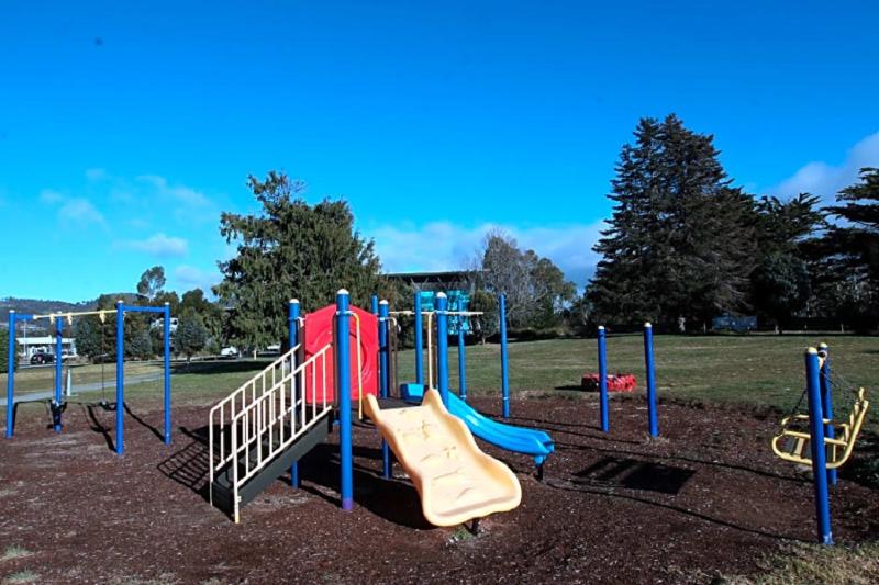 בית מלון כפרי Big4 Hobart Airport Tourist Park