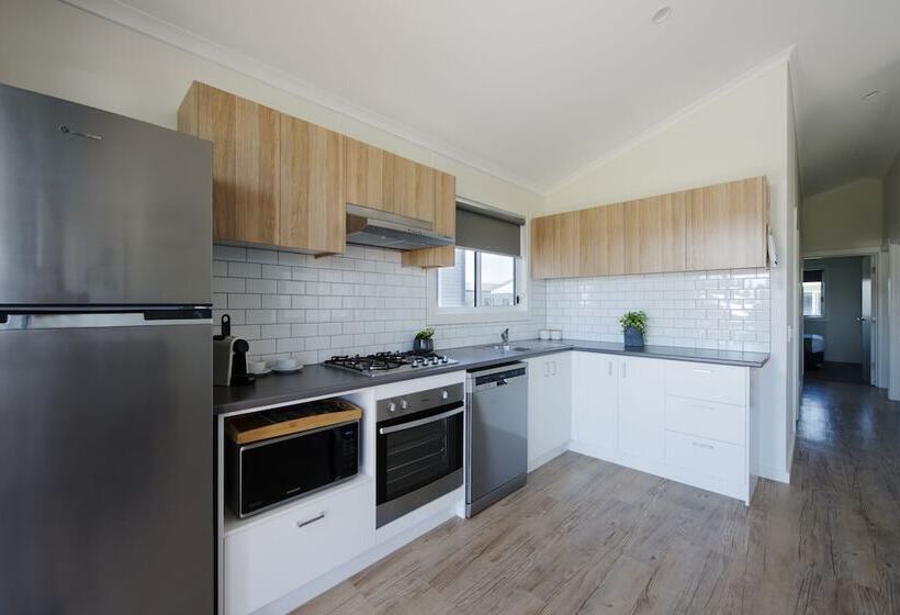 هتل Discovery Parks   West Beach Parks