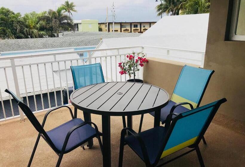 Отель Caribbean Resort Suites