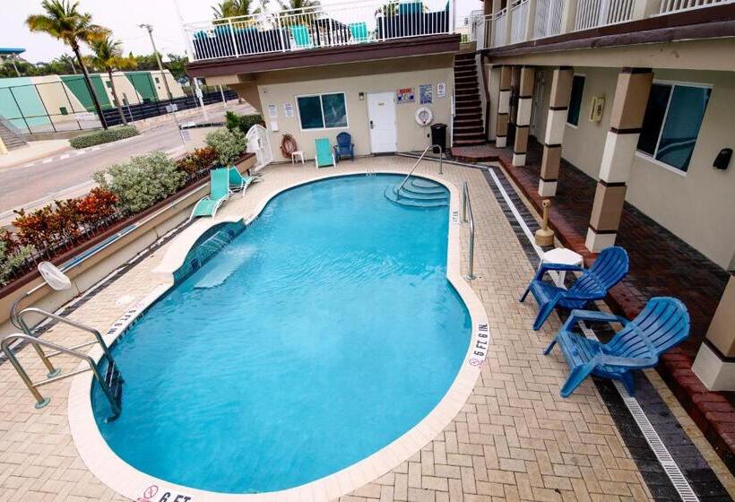 Отель Caribbean Resort Suites