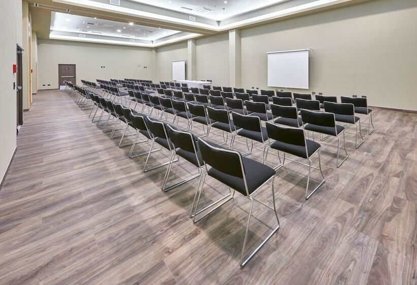 호텔 City Express Plus By Marriott Guadalajara Palomar