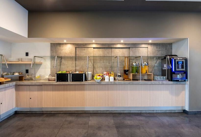 호텔 City Express Plus By Marriott Guadalajara Palomar