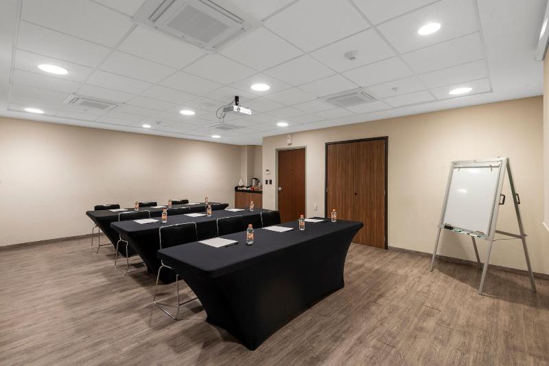 호텔 City Express Plus By Marriott Guadalajara Palomar