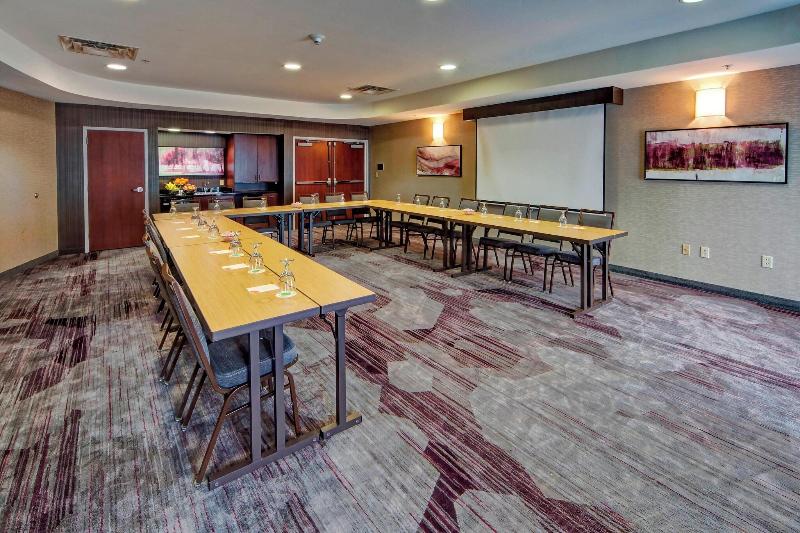 فندق Courtyard By Marriott Memphis Southaven