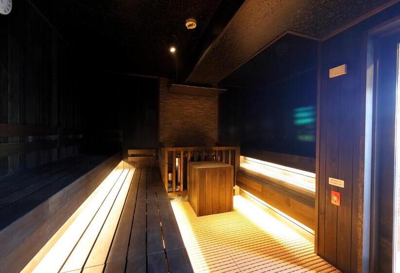 Sauna & Capsule Hotel Rumor Plaza
