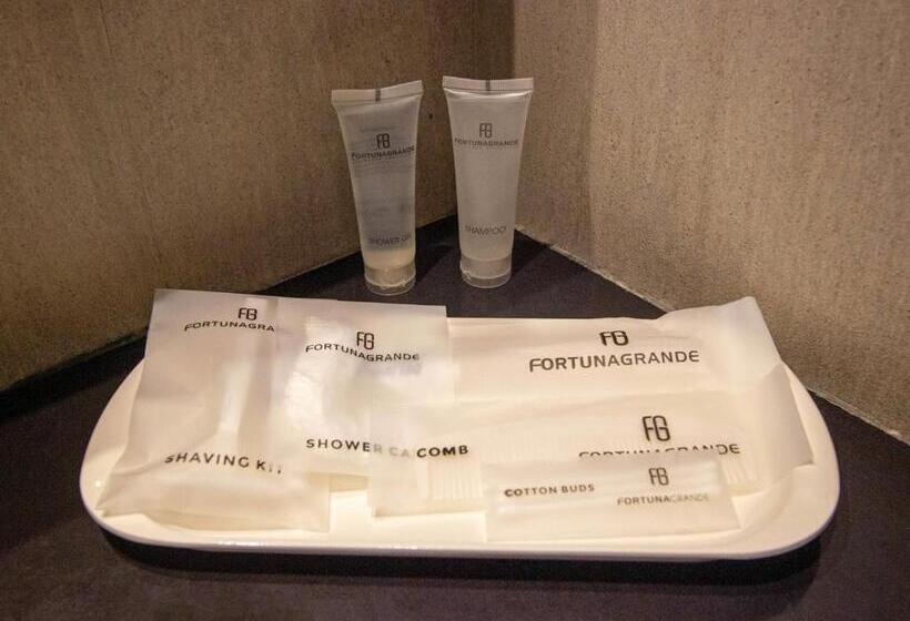 فندق Fortunagrande Seturan Yogyakarta