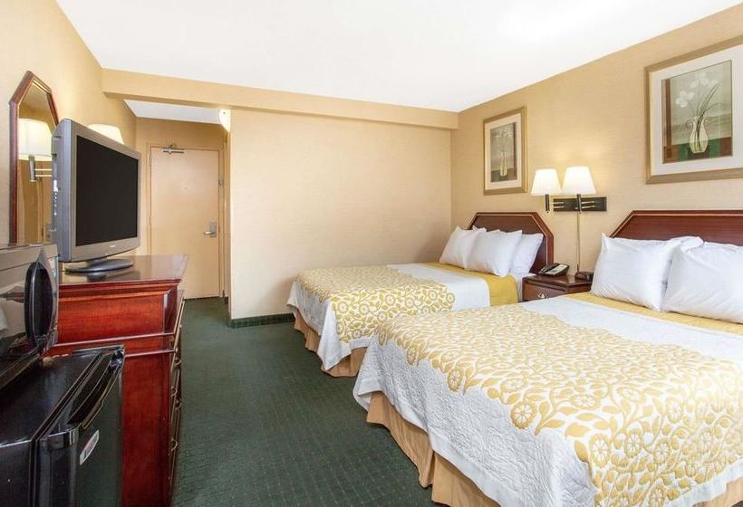 בית מלון כפרי Days Inn By Wyndham College Park