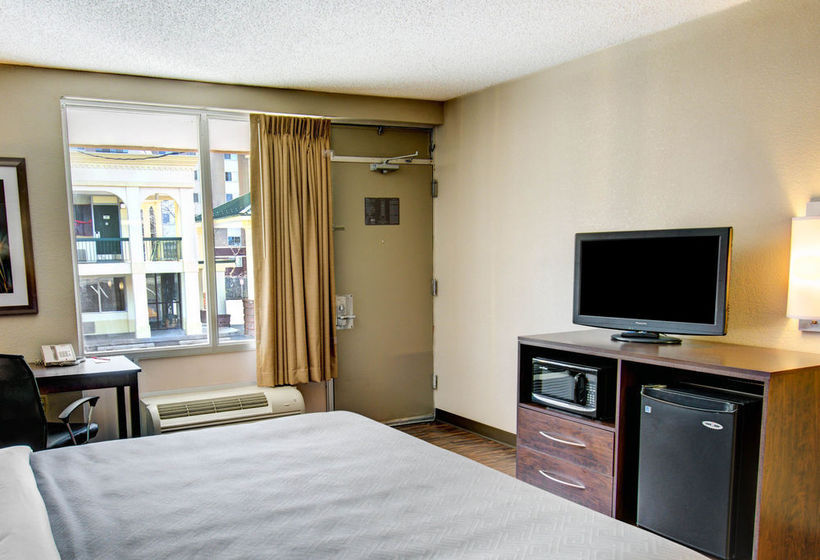 فندق Econo Lodge Takoma Park