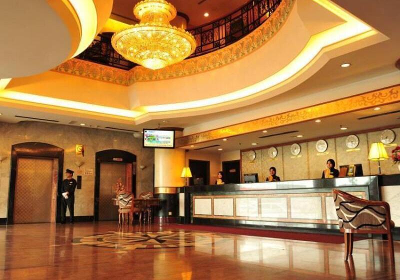 호텔 Emerald Puteri