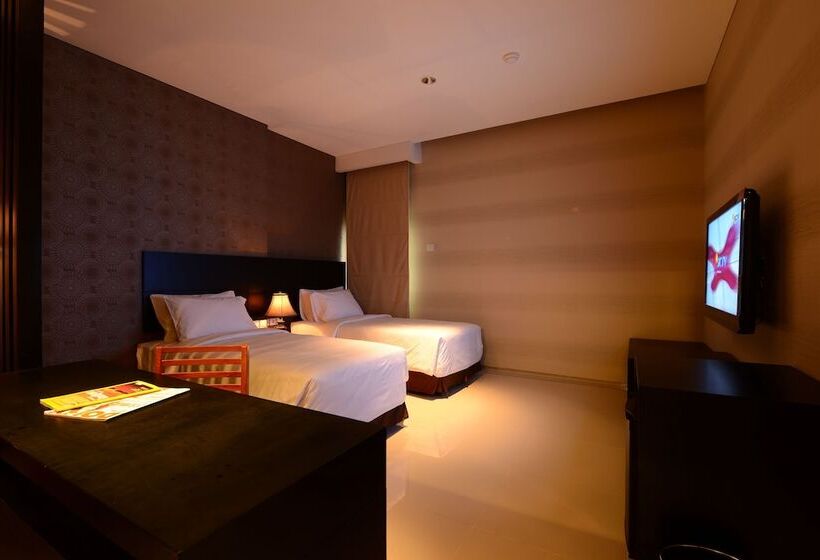 Emilia Hotel By Amazing