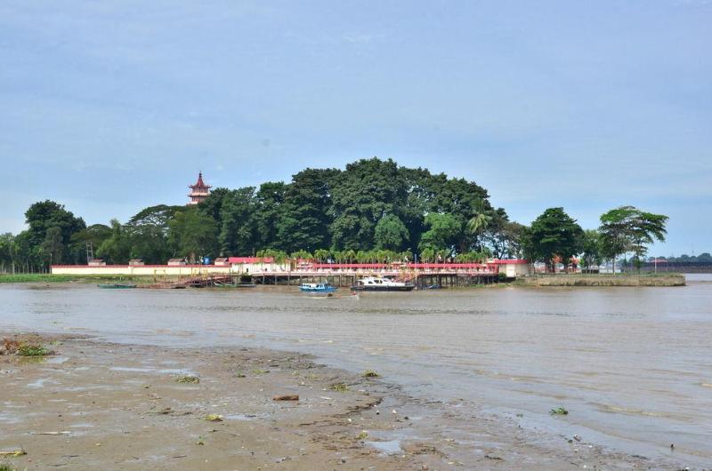 Emilia Hotel By Amazing