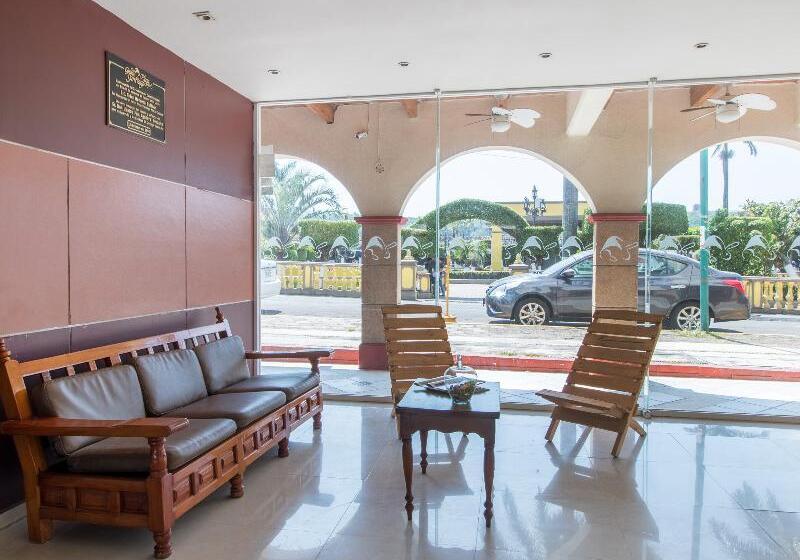 ホテル Gran Santiago Plaza