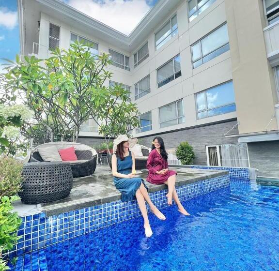 호텔 Grand Zuri Malioboro