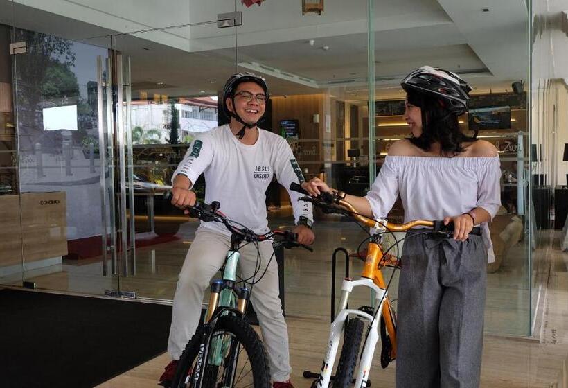 호텔 Grand Zuri Malioboro