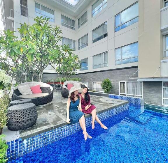 호텔 Grand Zuri Malioboro