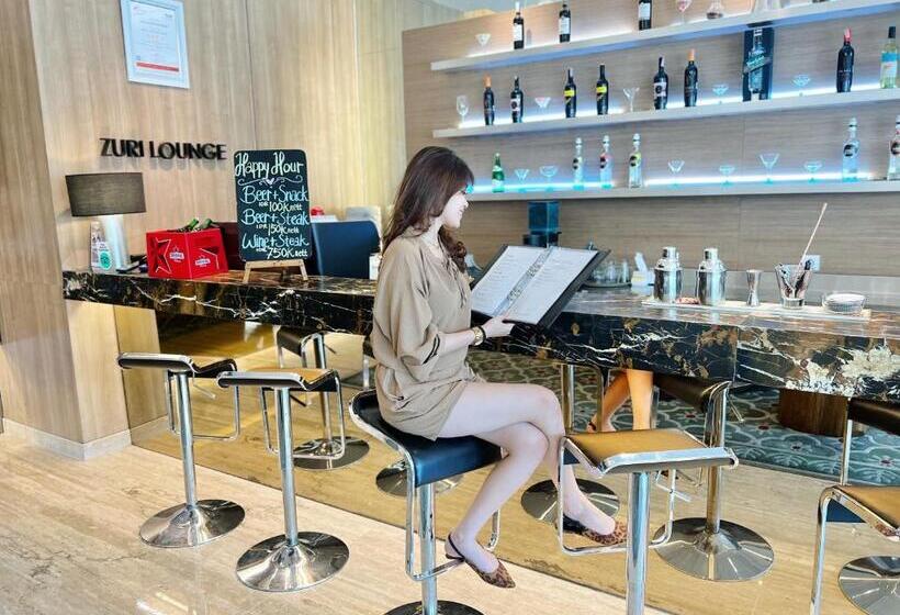 호텔 Grand Zuri Malioboro