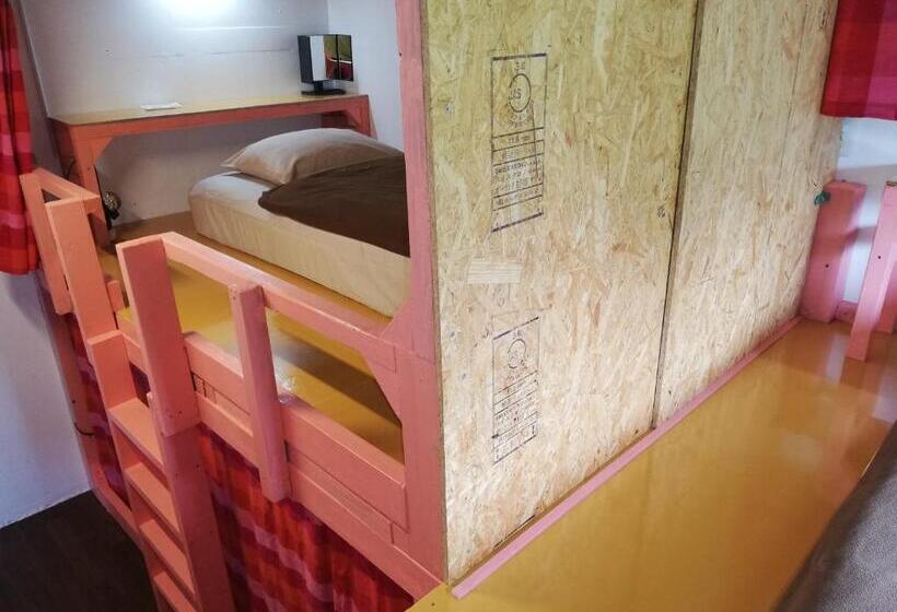 호텔 Holiday House Ryukyu An Music Hostel