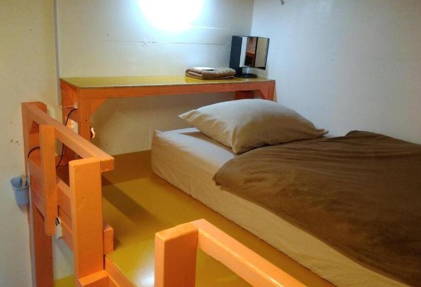 호텔 Holiday House Ryukyu An Music Hostel