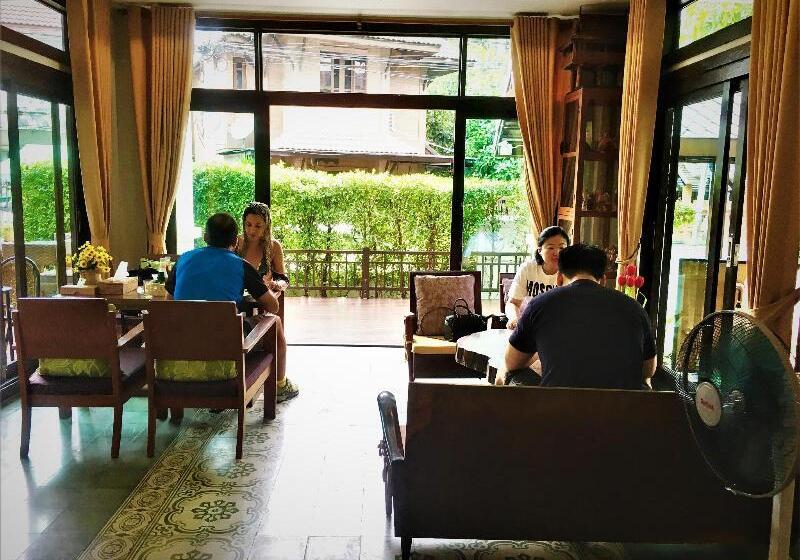 ホテル Huen Hug Chiang Mai