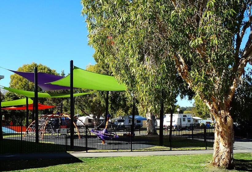 בית מלון כפרי Kirra Beach Tourist Park