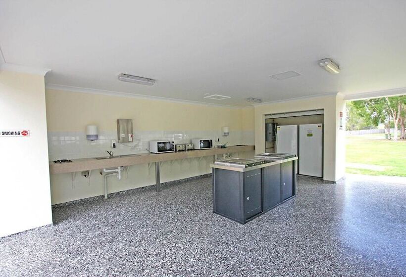 בית מלון כפרי Kirra Beach Tourist Park