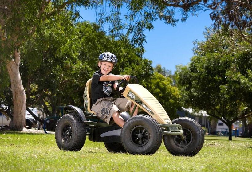 בית מלון כפרי Kirra Beach Tourist Park