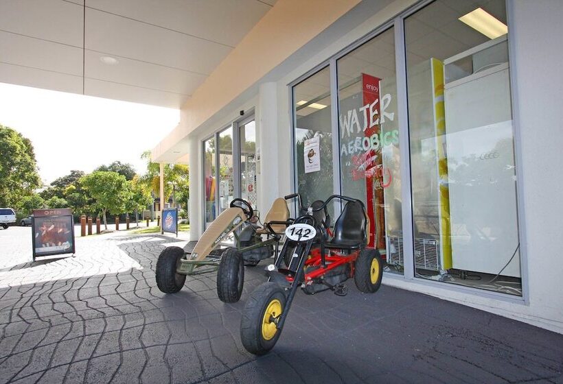 בית מלון כפרי Kirra Beach Tourist Park