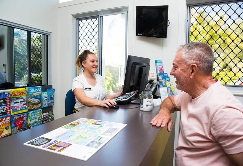 בית מלון כפרי Kirra Beach Tourist Park