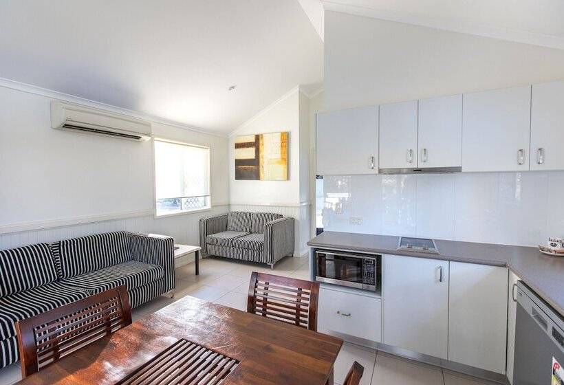 בית מלון כפרי Kirra Beach Tourist Park