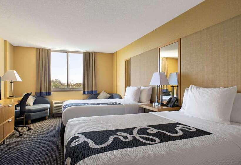 בית מלון כפרי La Quinta Inn & Suites By Wyndham Sunrise