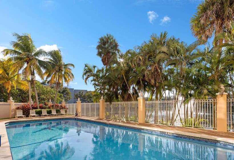 בית מלון כפרי La Quinta Inn & Suites By Wyndham Sunrise