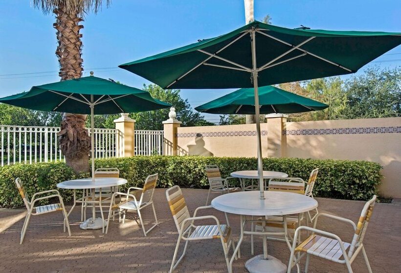 Отель La Quinta Inn & Suites By Wyndham Sunrise