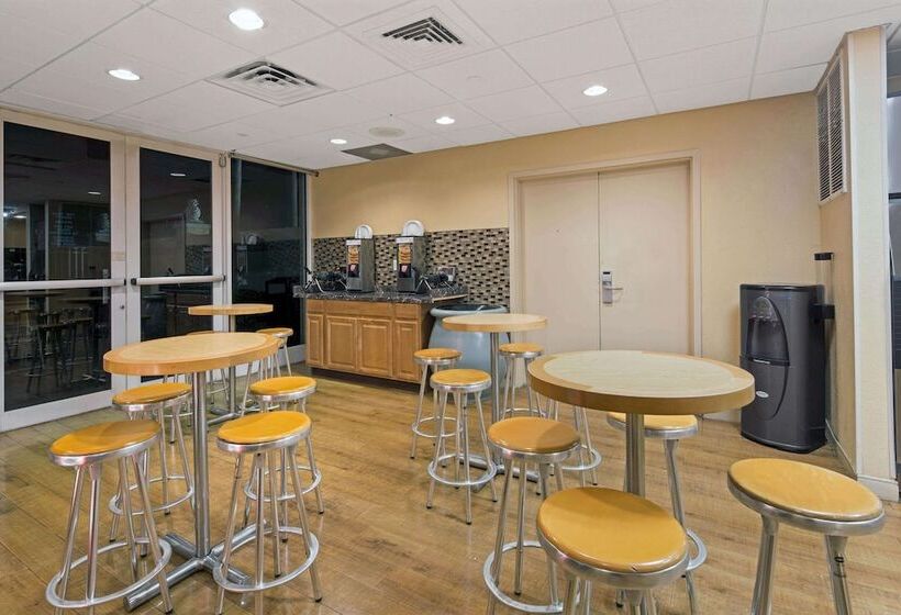 בית מלון כפרי La Quinta Inn & Suites By Wyndham Sunrise