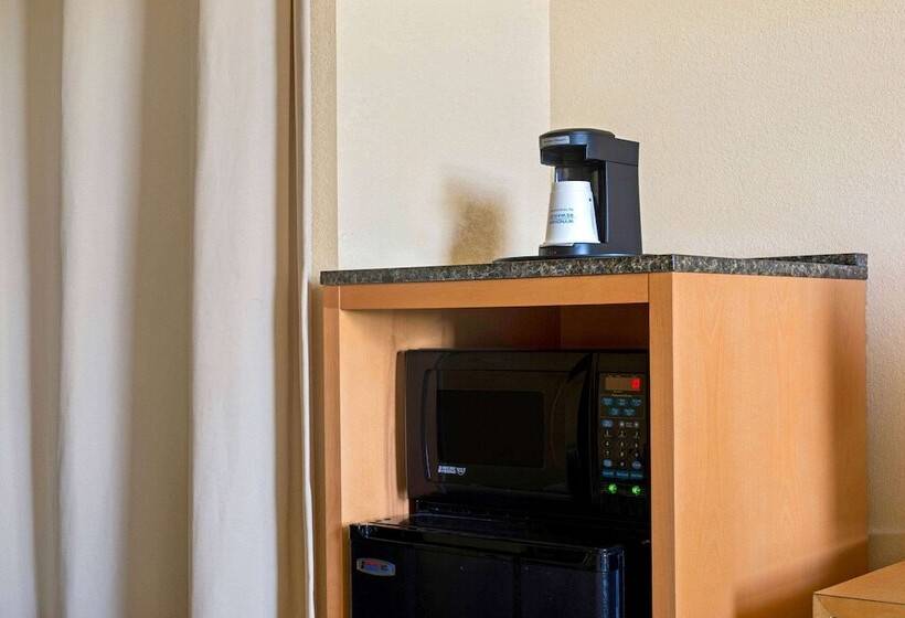 Отель La Quinta Inn & Suites By Wyndham Sunrise