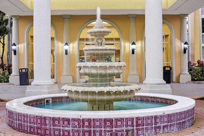 בית מלון כפרי La Quinta Inn & Suites By Wyndham Sunrise