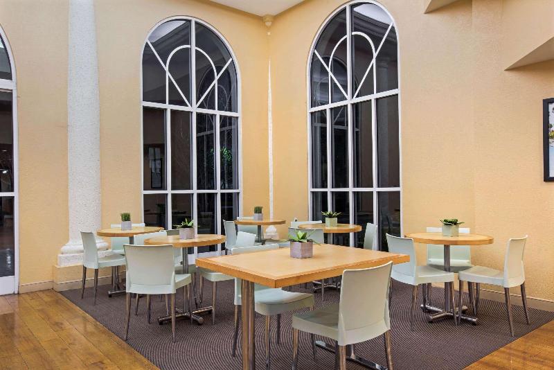 בית מלון כפרי La Quinta Inn & Suites By Wyndham Sunrise