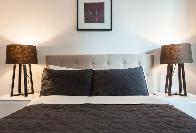 Отель Life Suites - King West Loft