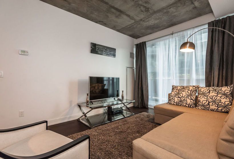 Отель Life Suites - King West Loft