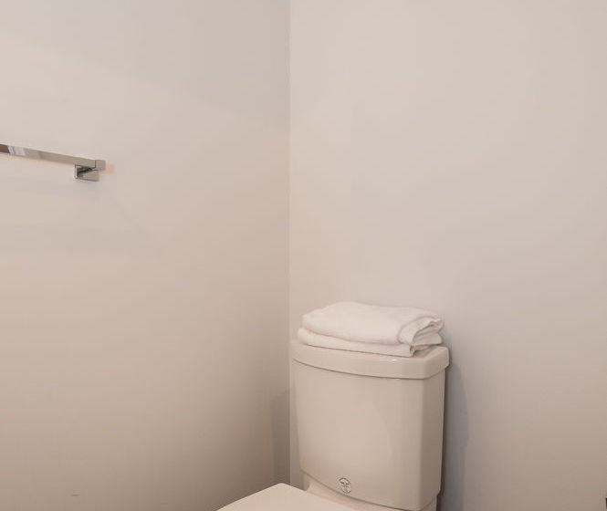 Отель Life Suites - King West Loft