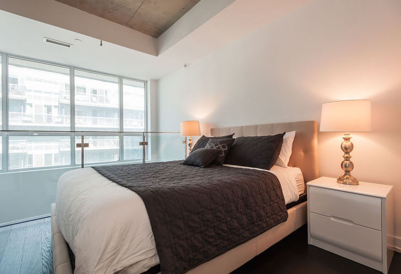 Отель Life Suites - King West Loft
