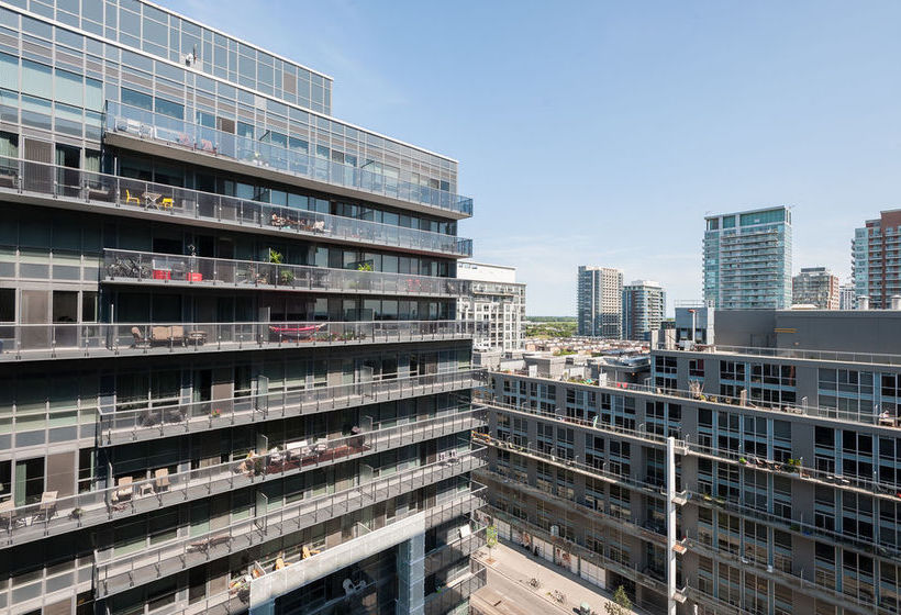 Отель Life Suites - King West Loft