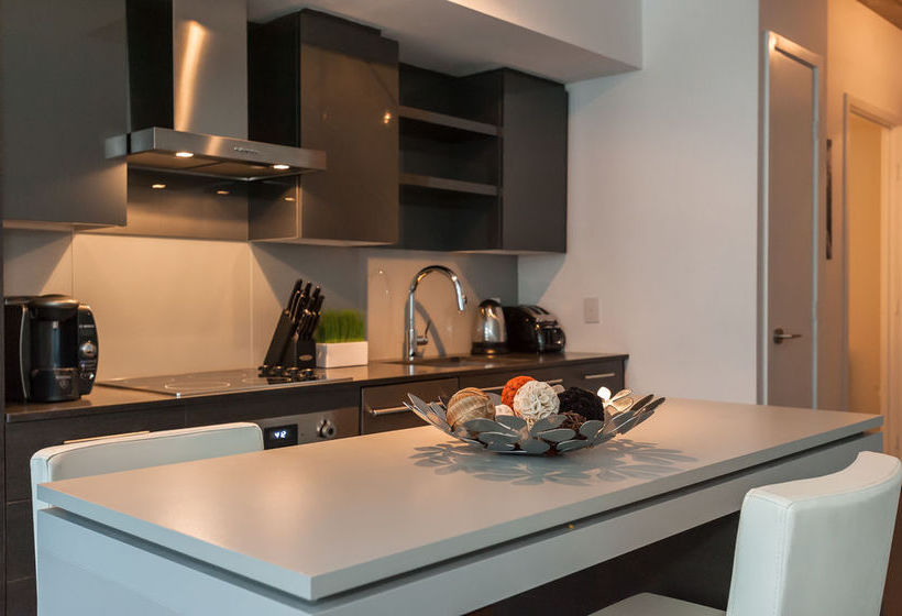 Отель Life Suites - King West Loft