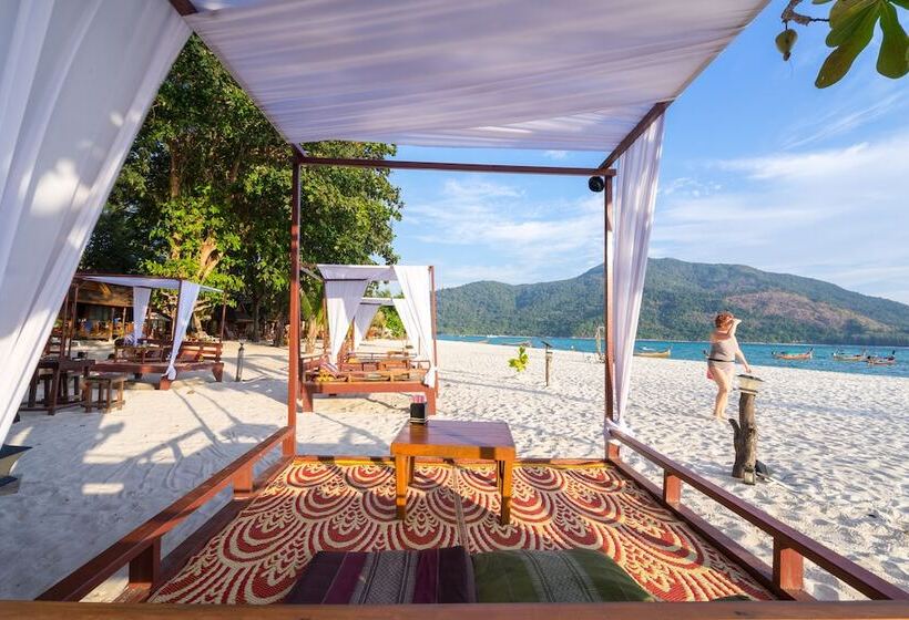 فندق Lipe Beach Resort