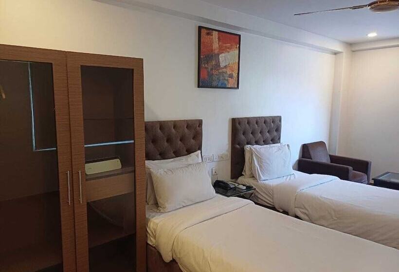 בית מלון כפרי Marina Inn Egmore Chennai