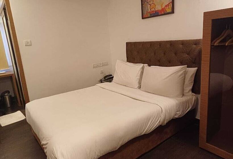 בית מלון כפרי Marina Inn Egmore Chennai